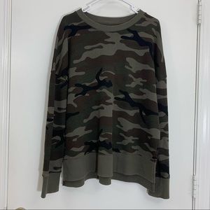 TIME AND TRU Camo relaxed fit sweatshirt LARGE